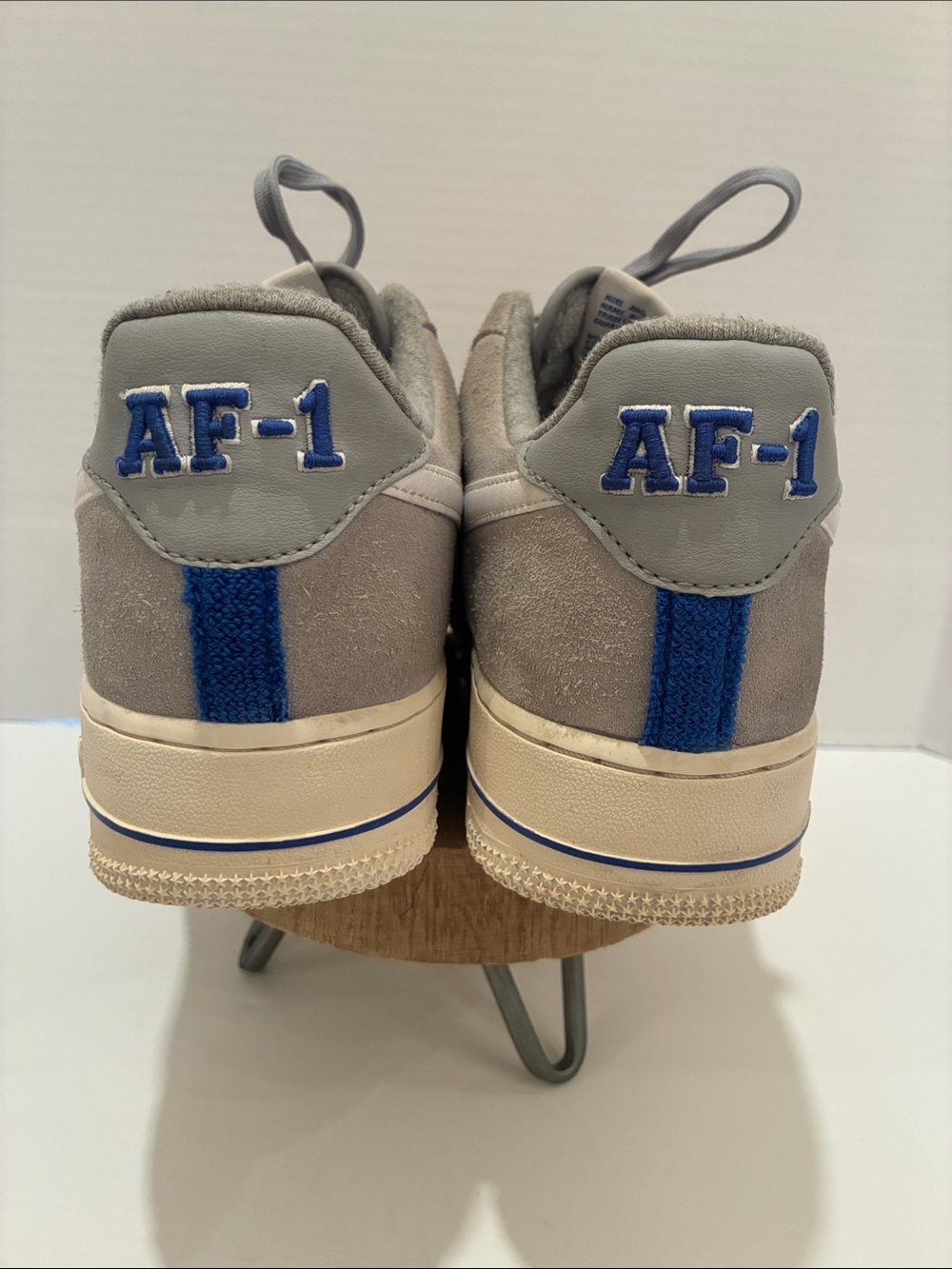 Nike Air Force 1 Low Men's Shoe - Gray/White with Blue Accents